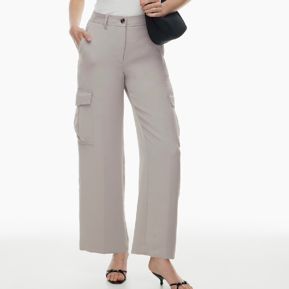 Aritzia Wide-Leg Cargo Pants in Light Taupe